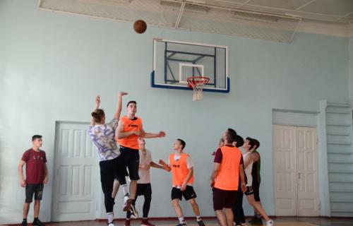 В Академии состоялись матчевые встречи по баскетболу